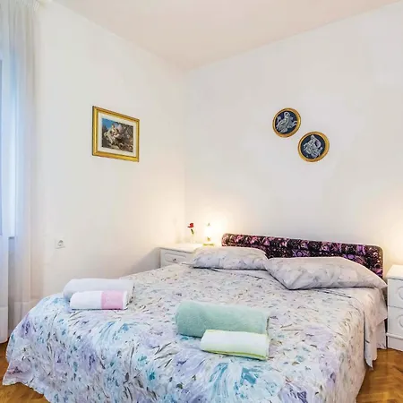 2 Bedroom In 아파트 *