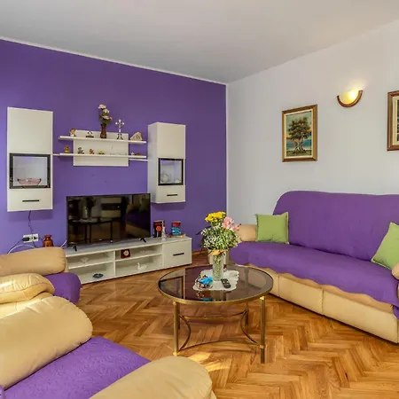 아파트 2 Bedroom In Viskovo