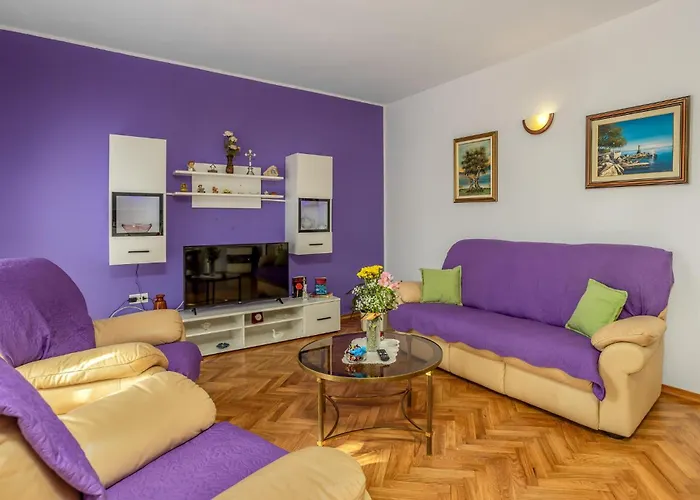 Appartamento 2 Bedroom In Viskovo
